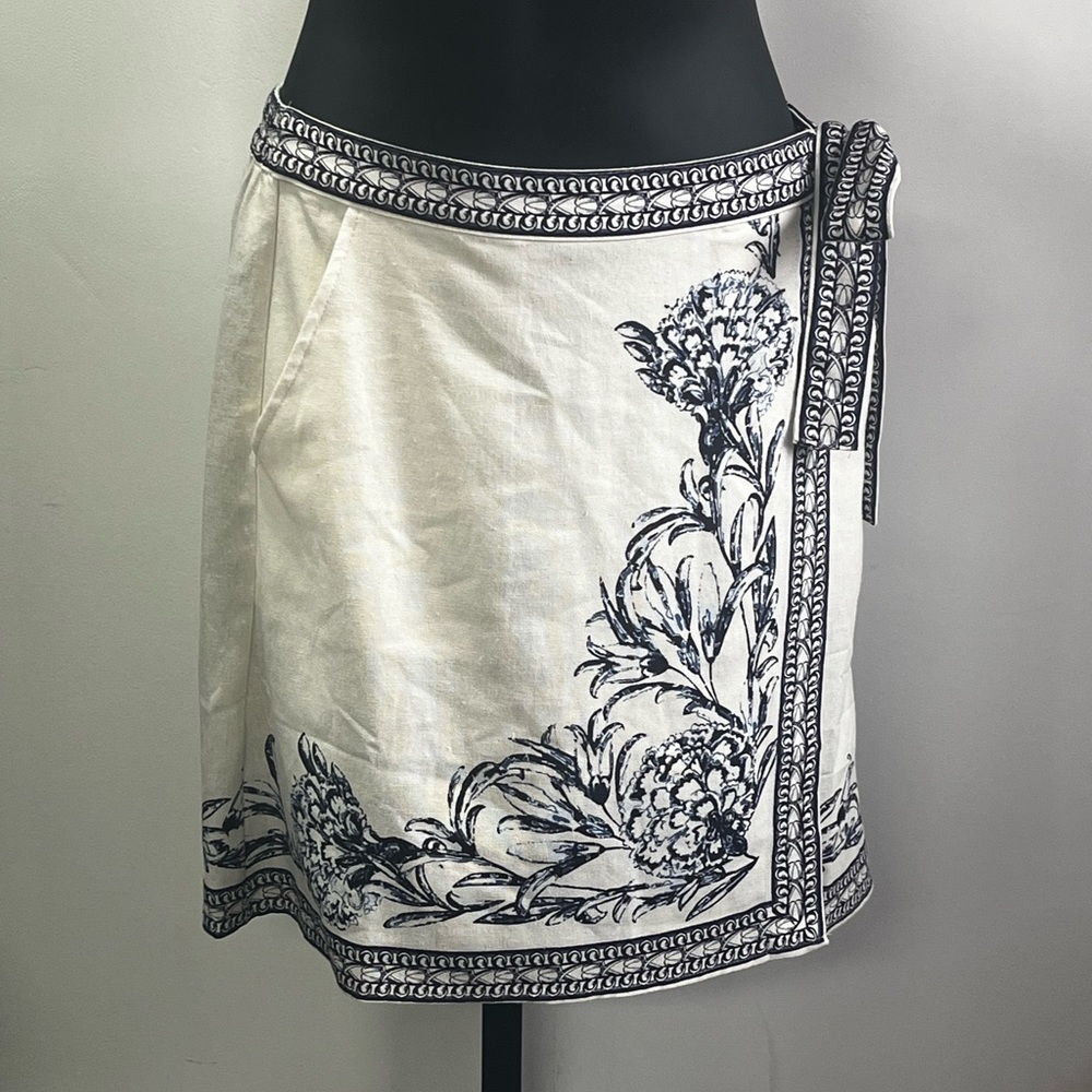 Max Studio Navy and White Patterned Skirt